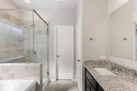 Bath - 11101 Pallasite Dr, Lorena, TX 76655 photo 3 of 6