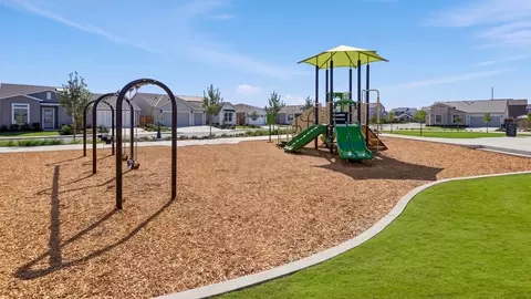 View/Area - 8522 Pamplona Ln, Shafter, CA 93263 photo 6 of 12