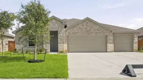 509 Comal Trl, Dayton, TX 77535