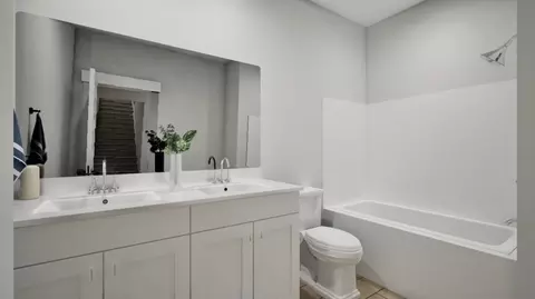 Bath - 101 Silver Birch Rd, Mcdonough, GA 30253 photo 2 of 3