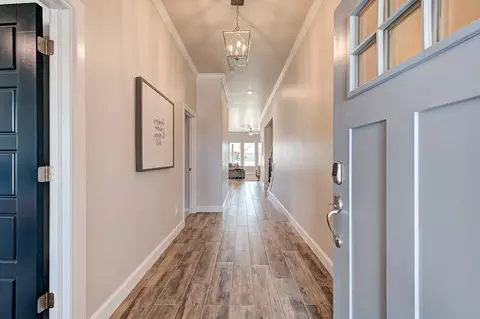 Entry Way - 7201 E Oakland St, Broken Arrow, OK 74014 photo 3 of 7