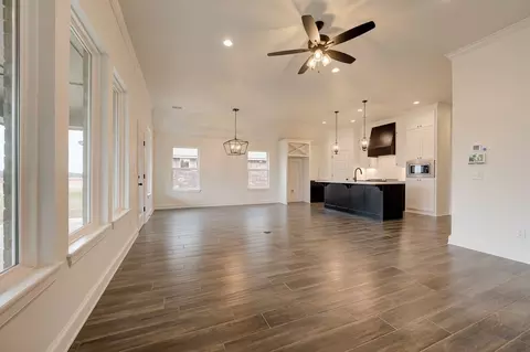 Living - 7201 E Oakland St, Broken Arrow, OK 74014 photo 3 of 8