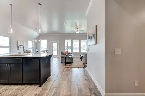 Entry Way - 7201 E Oakland St, Broken Arrow, OK 74014 photo 4 of 7
