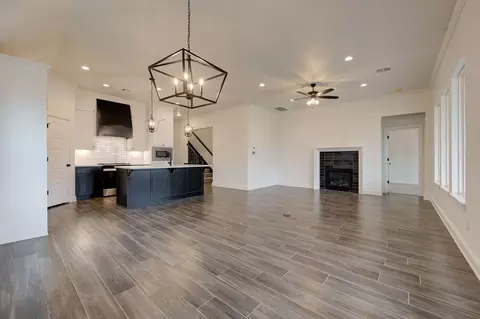 Living - 7201 E Oakland St, Broken Arrow, OK 74014 photo 5 of 8