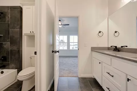 Bath - 7201 E Oakland St, Broken Arrow, OK 74014 photo 3 of 12