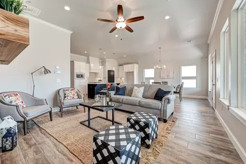 Living - 7201 E Oakland St, Broken Arrow, OK 74014 photo 8 of 8