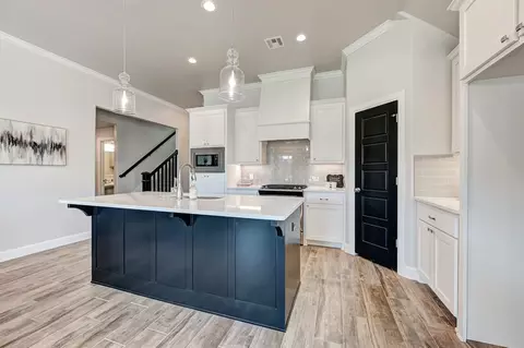 Kitchen - 7201 E Oakland St, Broken Arrow, OK 74014 photo 6 of 8