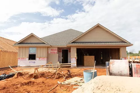 10340 SW 56th St, Mustang, OK 73064