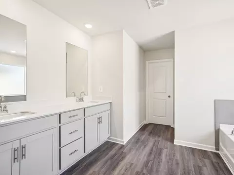 Bath - 1179 High Falls Ln, Grayson, GA 30017 photo 1 of 2