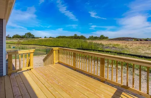 Exterior - White Oak Ln, Granger, IA 50109 photo 6 of 6