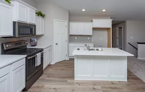 Kitchen - White Oak Ln, Granger, IA 50109 photo 2 of 7