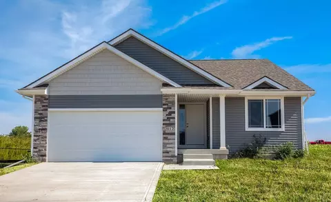 Exterior - White Oak Ln, Granger, IA 50109 photo 2 of 6