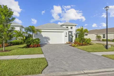 2184 Falls Mnr, Vero Beach, FL 32967