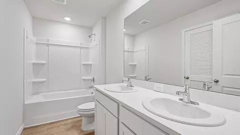 Bath - 17325 Whiskey Creek Trl, Parrish, FL 34219 photo 1 of 1