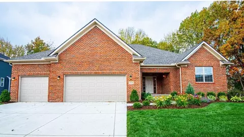 10405 Valley Creek Dr, Goodrich, MI 48438