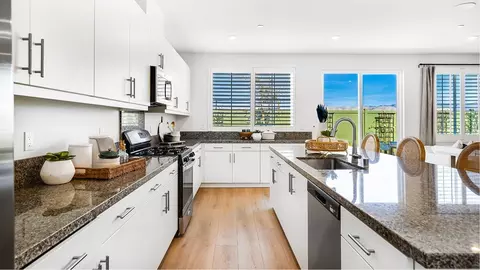Kitchen - 17348 Cascade Ct, Hesperia, CA 92345 photo 2 of 4
