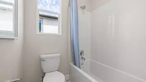Bath - 659 Eureka Dr, Santa Paula, CA 93060 photo 5 of 8