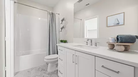Bath - 659 Eureka Dr, Santa Paula, CA 93060 photo 6 of 8