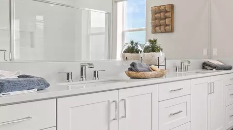 Bath - 659 Eureka Dr, Santa Paula, CA 93060 photo 8 of 8