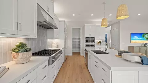 Kitchen - 659 Eureka Dr, Santa Paula, CA 93060 photo 2 of 4