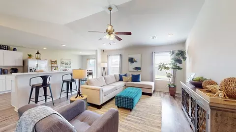Entry Way - 1545 Meadows Dr, Benton, AR 72019 photo 1 of 1