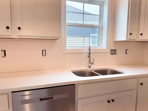 Kitchen - Claiborne Circle, Franklin, KY 42134 photo 3 of 5