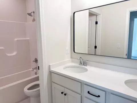 Bath - Claiborne Circle, Franklin, KY 42134 photo 6 of 7