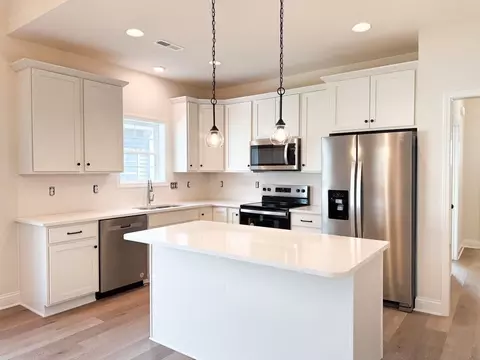 Kitchen - Claiborne Circle, Franklin, KY 42134 photo 1 of 5