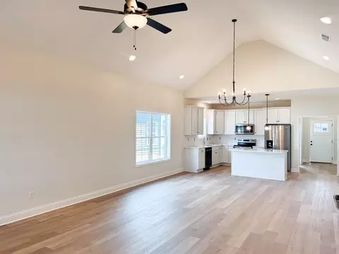 Living - Claiborne Circle, Franklin, KY 42134 photo 1 of 3