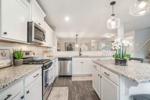 Kitchen - Silverton Dr., Holland, MI 49424 photo 5 of 5