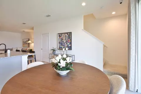 Dining - 4056 Skysail Dr, Naples, FL 34120 photo 2 of 4