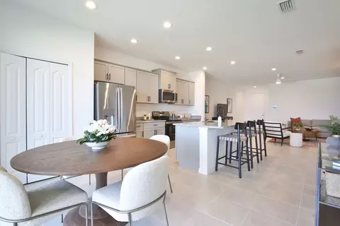 Dining - 4056 Skysail Dr, Naples, FL 34120 photo 4 of 4