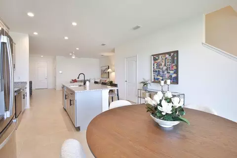 Dining - 4056 Skysail Dr, Naples, FL 34120 photo 3 of 4