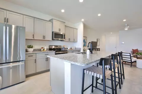 Kitchen - 4056 Skysail Dr, Naples, FL 34120 photo 3 of 5