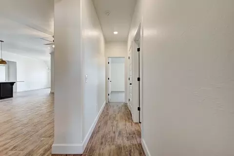 Entry Way - 7201 E Oakland St, Broken Arrow, OK 74014 photo 4 of 6