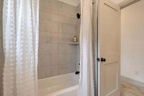 Bath - 7201 E Oakland St, Broken Arrow, OK 74014 photo 5 of 5