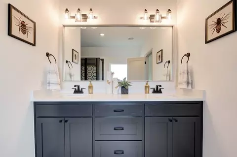 Bath - 7201 E Oakland St, Broken Arrow, OK 74014 photo 4 of 5