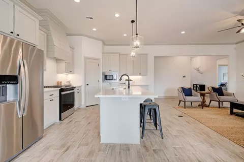 Kitchen - 7201 E Oakland St, Broken Arrow, OK 74014 photo 4 of 6