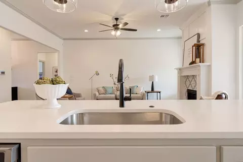 Kitchen - 7201 E Oakland St, Broken Arrow, OK 74014 photo 4 of 6