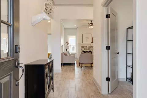 Entry Way - 7201 E Oakland St, Broken Arrow, OK 74014 photo 1 of 4