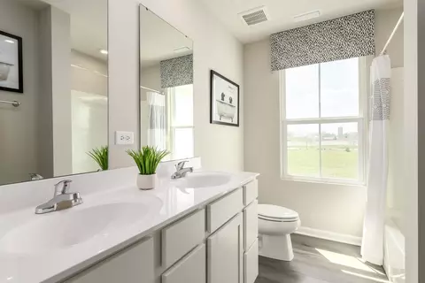 Bath - 3755 Shellhart Rd, Norton, OH 44203 photo 2 of 3