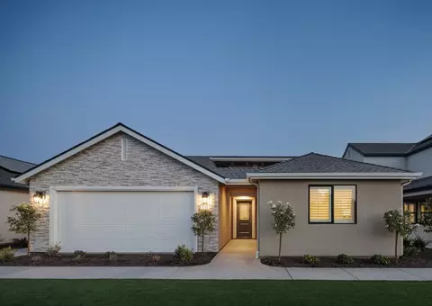 Exterior - 3301 Harbour Town St, Tulare, CA 93274 photo 8 of 15