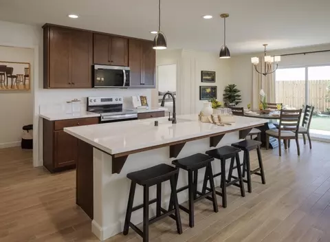 Kitchen - 3301 Harbour Town St, Tulare, CA 93274 photo 5 of 9