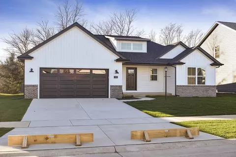 1701 Littlefield Ln, Mahomet, IL 61853