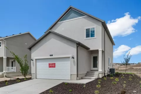 Exterior - 1807 E Sierra Pines Dr, Eagle Mountain, UT 84005 photo 4 of 11