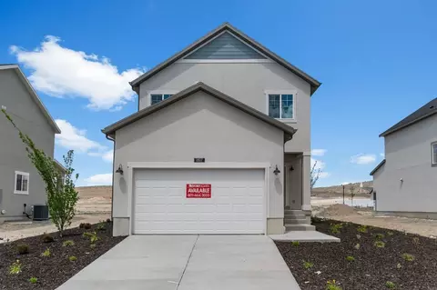Exterior - 1807 E Sierra Pines Dr, Eagle Mountain, UT 84005 photo 5 of 11