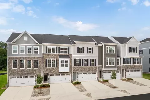 4294 Reusch Cir, New Castle, DE 19720