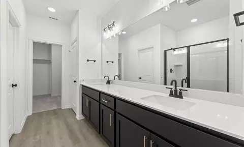 Bath - 3644 Castle Dr, Celina, TX 75009 photo 1 of 5