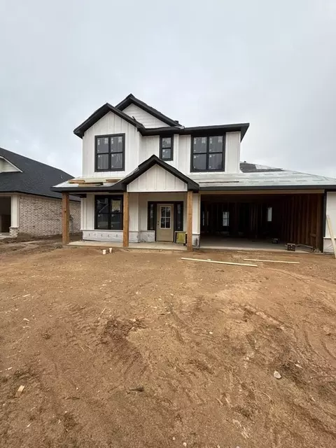 7920 Greenhill Dr, Tyler, TX 75703