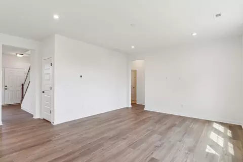 Living - 365 Glade Dr, Aberdeen, NC 28315 photo 1 of 5